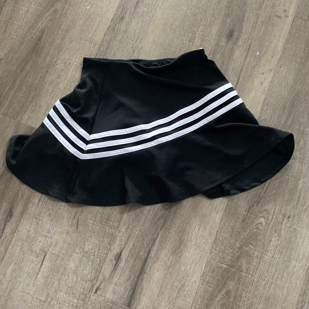 Black white striped golf skirt